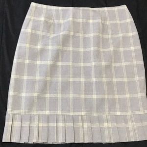 Ladies skirt with cute pleats on bottom Sz16